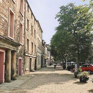 Meet your Posher, Ayers